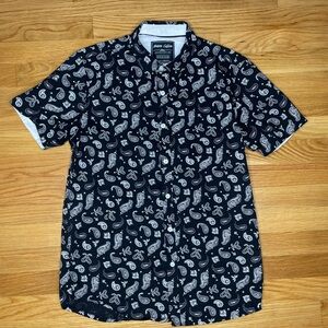 Black and White Paisley Short Sleeve Button Down Shirt - Medium
